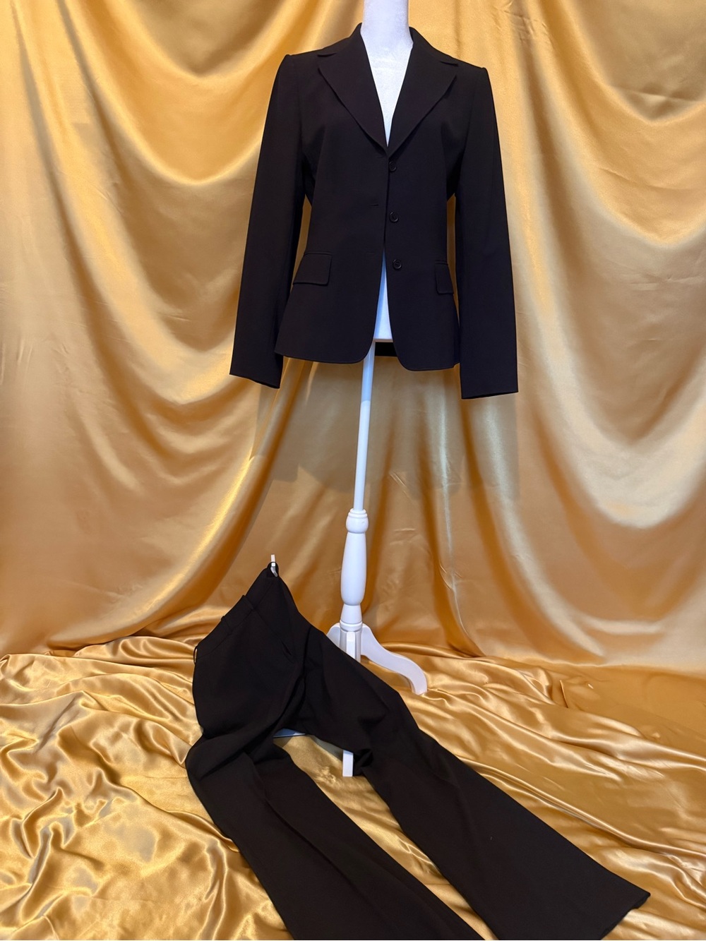 Women's Black Tailored Blazer - Classic Single-Breasted Jacket